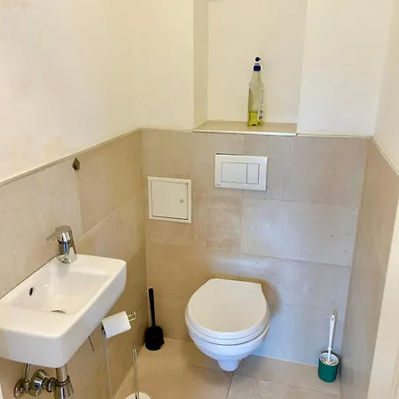 Lejlighed Modern Spacious With Free Parking