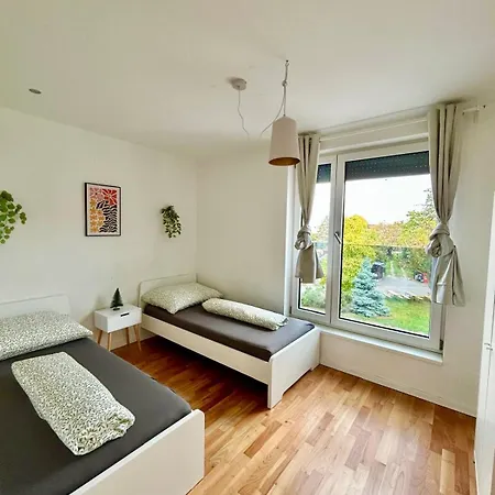 Lejlighed Modern Spacious With Free Parking *
