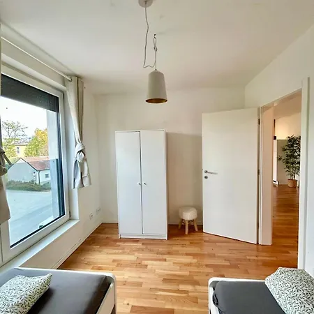 Modern Spacious With Free Parking Gerasdorf bei Wien