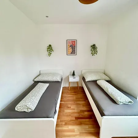 Lejlighed Modern Spacious With Free Parking *