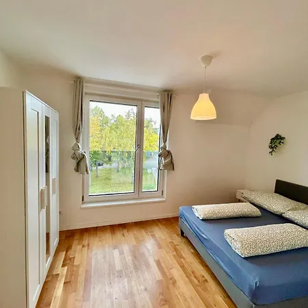 Modern Spacious With Free Parking Appartement Gerasdorf bei Wien