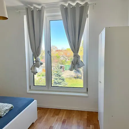 Modern Spacious With Free Parking Lejlighed