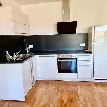 Lejlighed Modern Spacious With Free Parking *