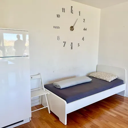 Modern Spacious With Free Parking Gerasdorf bei Wien