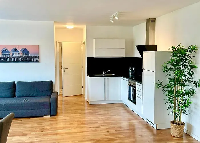 Modern Spacious With Free Parking *