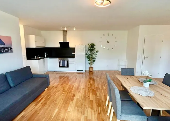 Modern Spacious With Free Parking Gerasdorf bei Wien