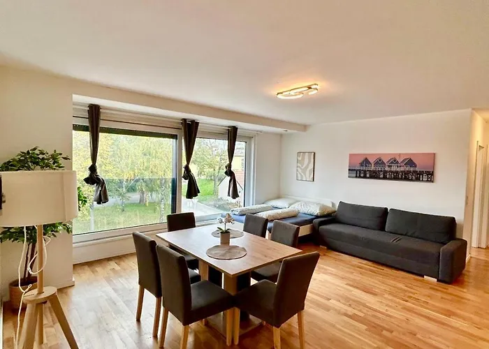 Modern Spacious With Free Parking Lejlighed